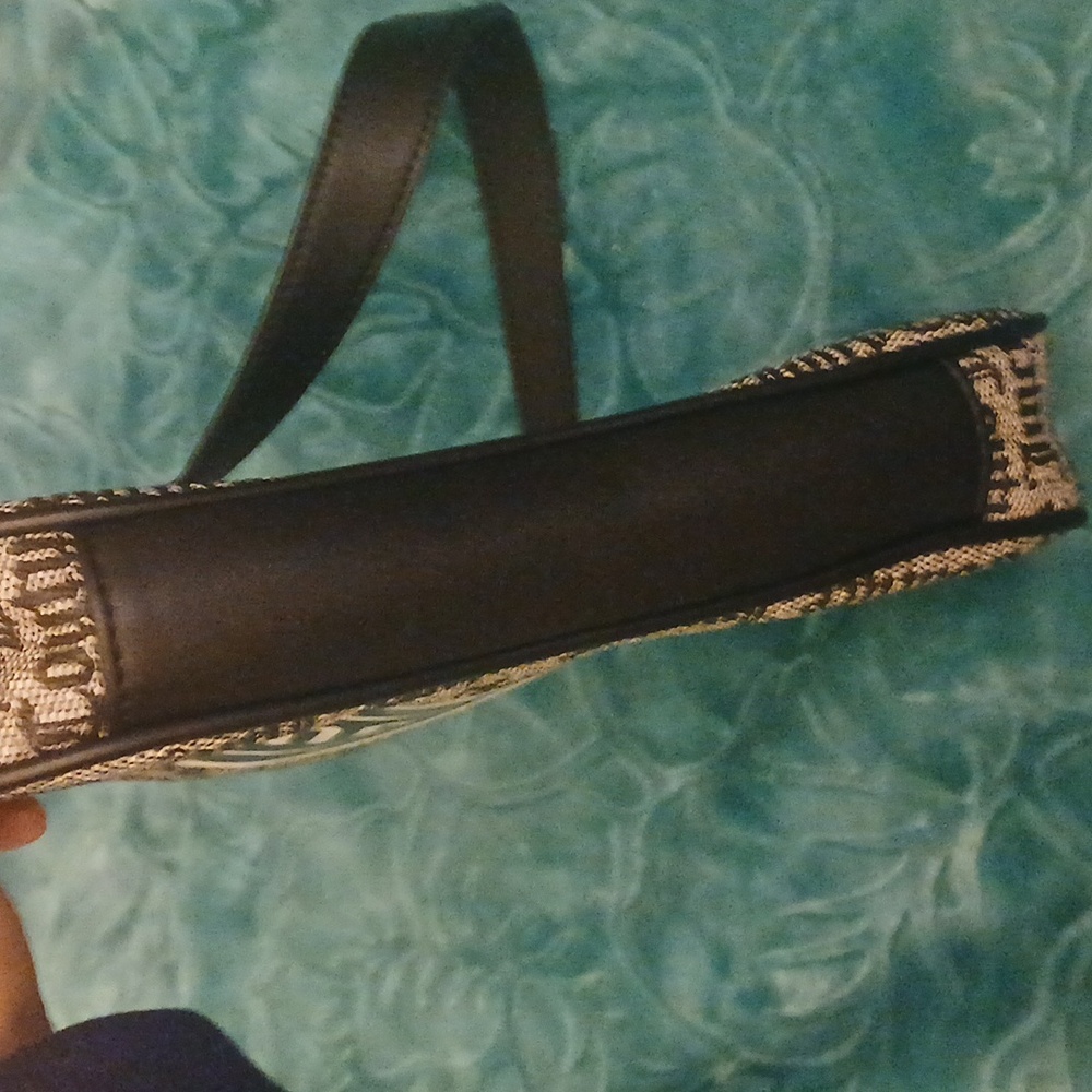 Juicy Couture Black And White Signature Hand Bag - Picture 9 of 15